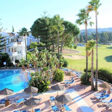 Stylish One Bed Apartment At Matchroom Country Club Fuengirola Extérieur photo