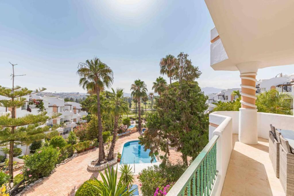 Stylish One Bed Apartment At Matchroom Country Club Fuengirola Extérieur photo