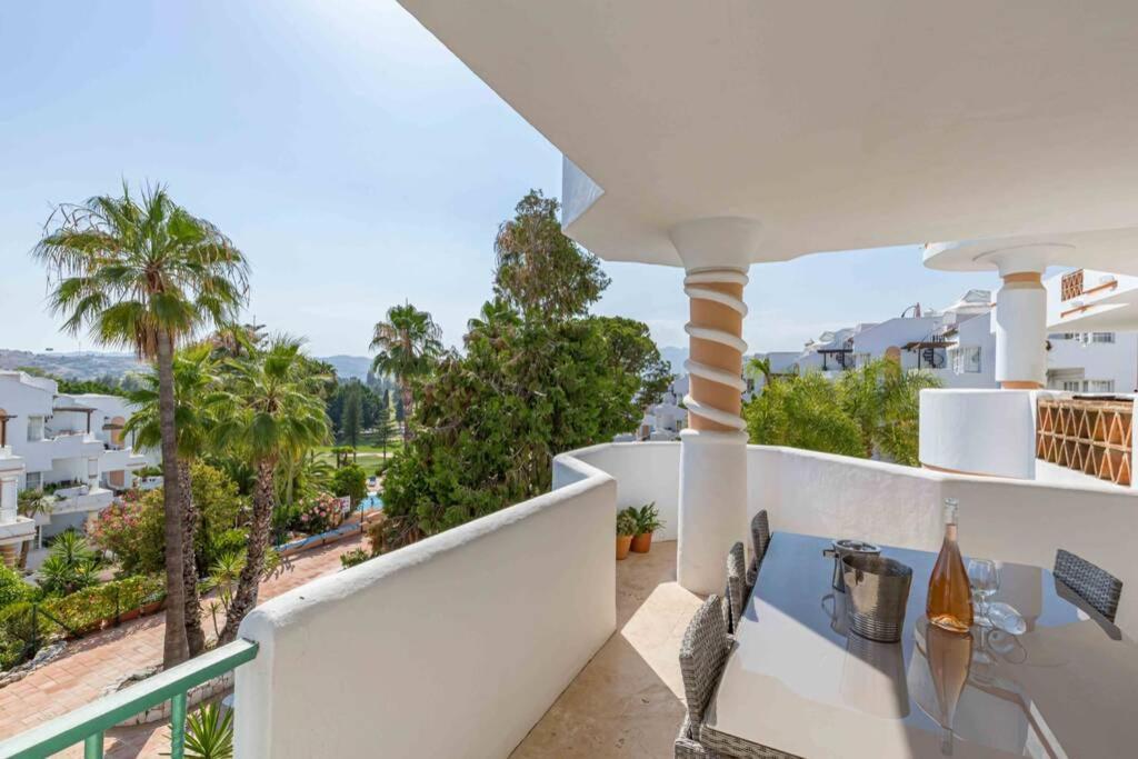 Stylish One Bed Apartment At Matchroom Country Club Fuengirola Extérieur photo