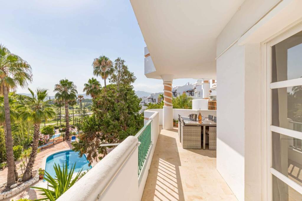 Stylish One Bed Apartment At Matchroom Country Club Fuengirola Extérieur photo
