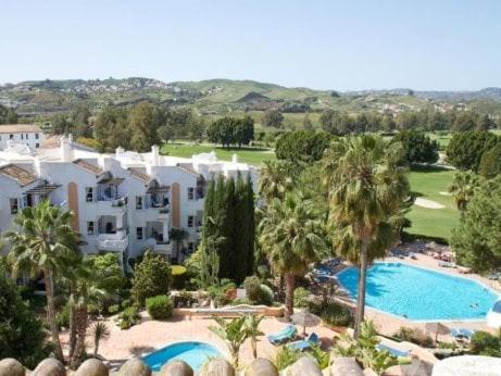 Stylish One Bed Apartment At Matchroom Country Club Fuengirola Extérieur photo