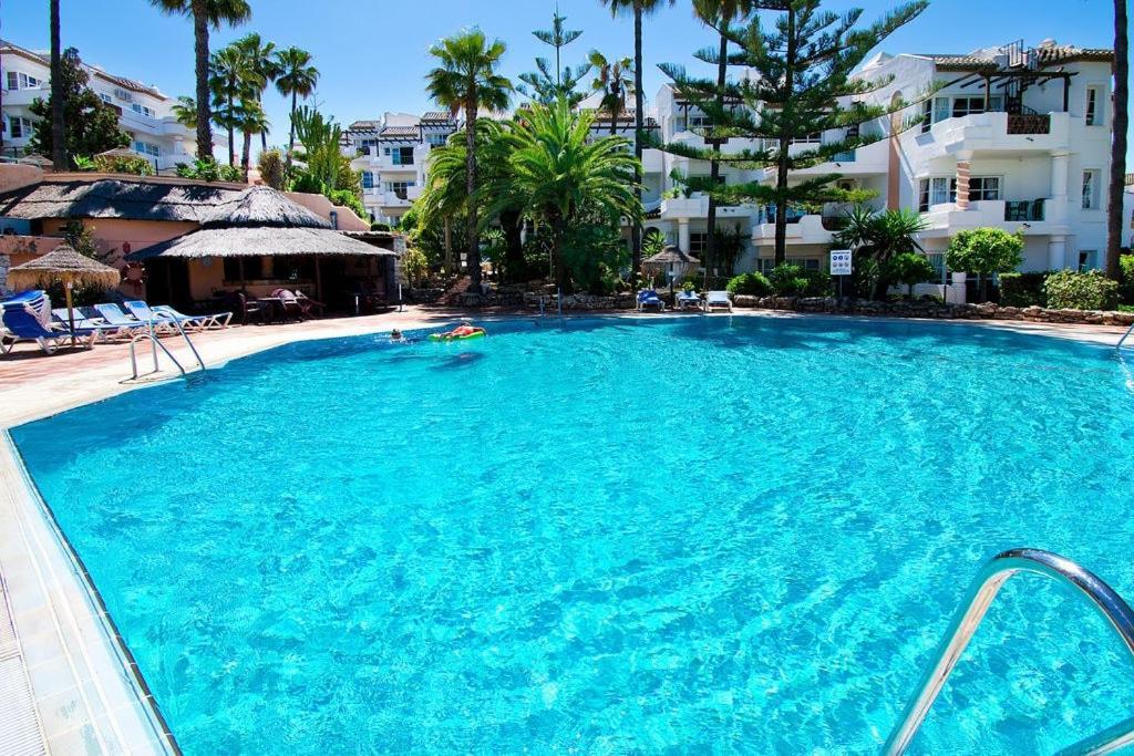 Stylish One Bed Apartment At Matchroom Country Club Fuengirola Extérieur photo