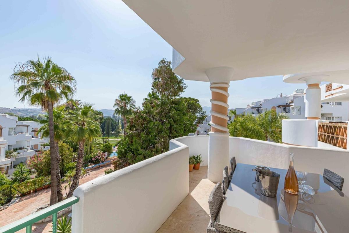 Stylish One Bed Apartment At Matchroom Country Club Fuengirola Extérieur photo