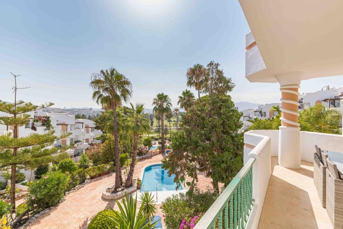 Stylish One Bed Apartment At Matchroom Country Club Fuengirola Extérieur photo