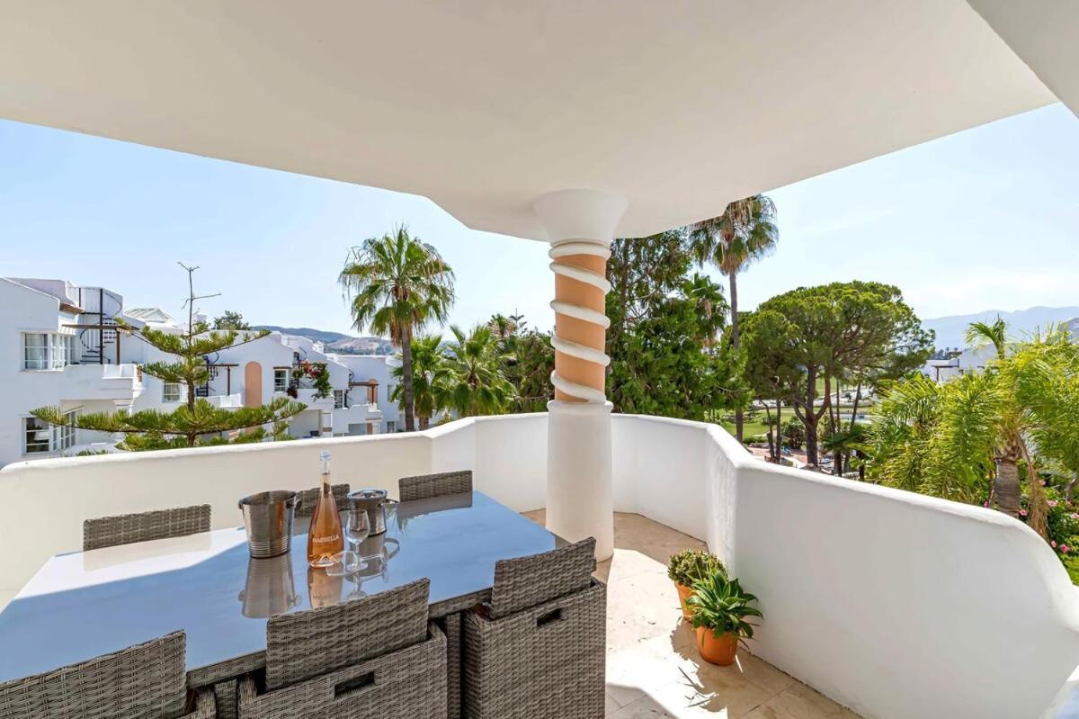 Stylish One Bed Apartment At Matchroom Country Club Fuengirola Extérieur photo